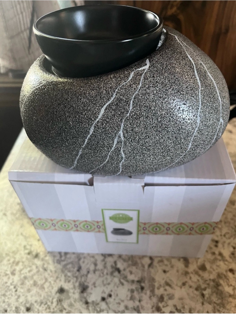 Scentsy Gray Speckled Ceramic Wax Warmer with Black Bowl